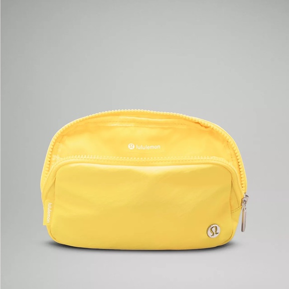 Lululemon Everywhere Belt Bag 1L- Utility Yellow - Picture 6 of 9